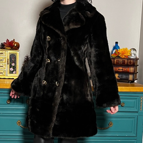 Brown faux fur coat - Picture 2 of 4